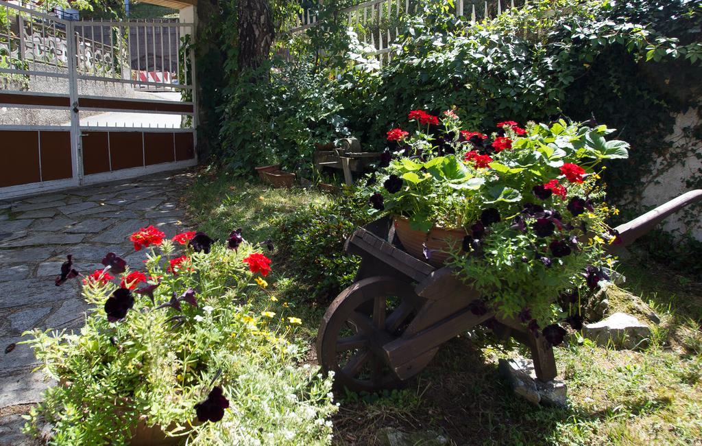 Bed & Breakfast Il Giardino Fiorito Masone Exterior photo